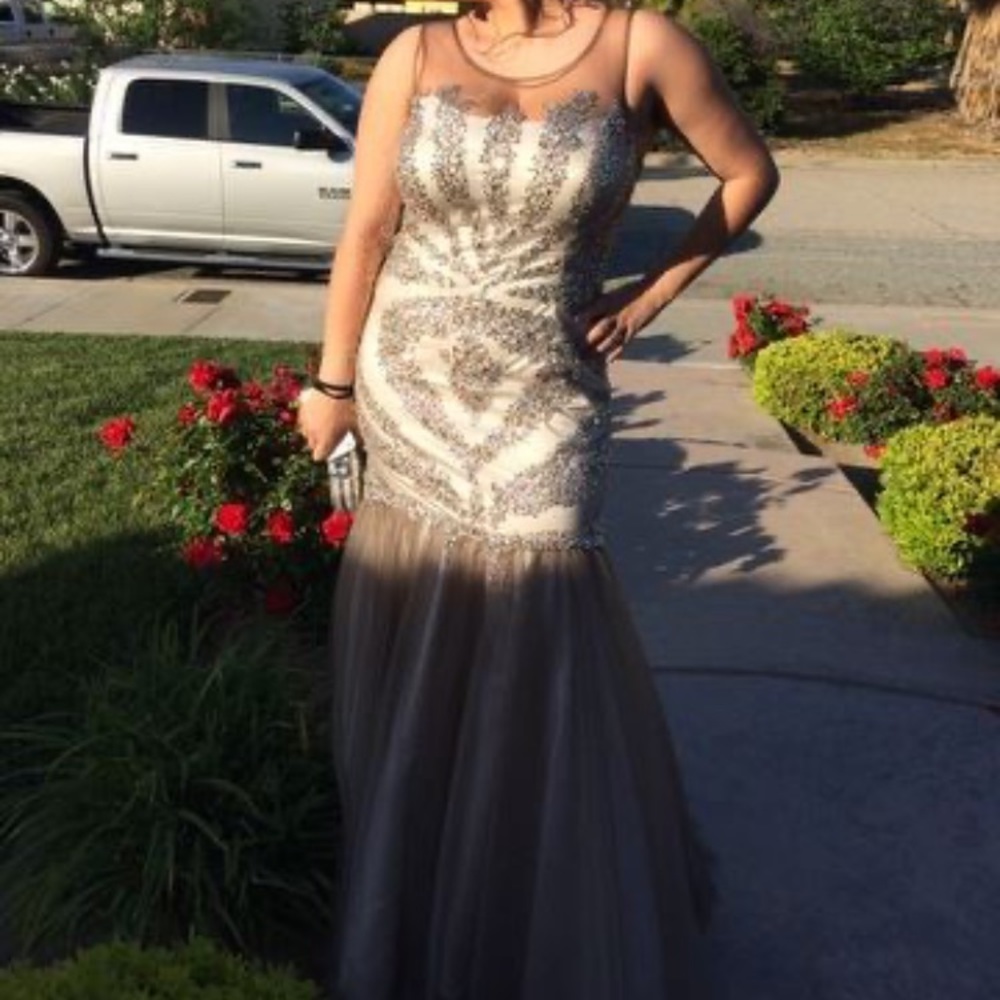 Prom Dress - Picture 2 of 6